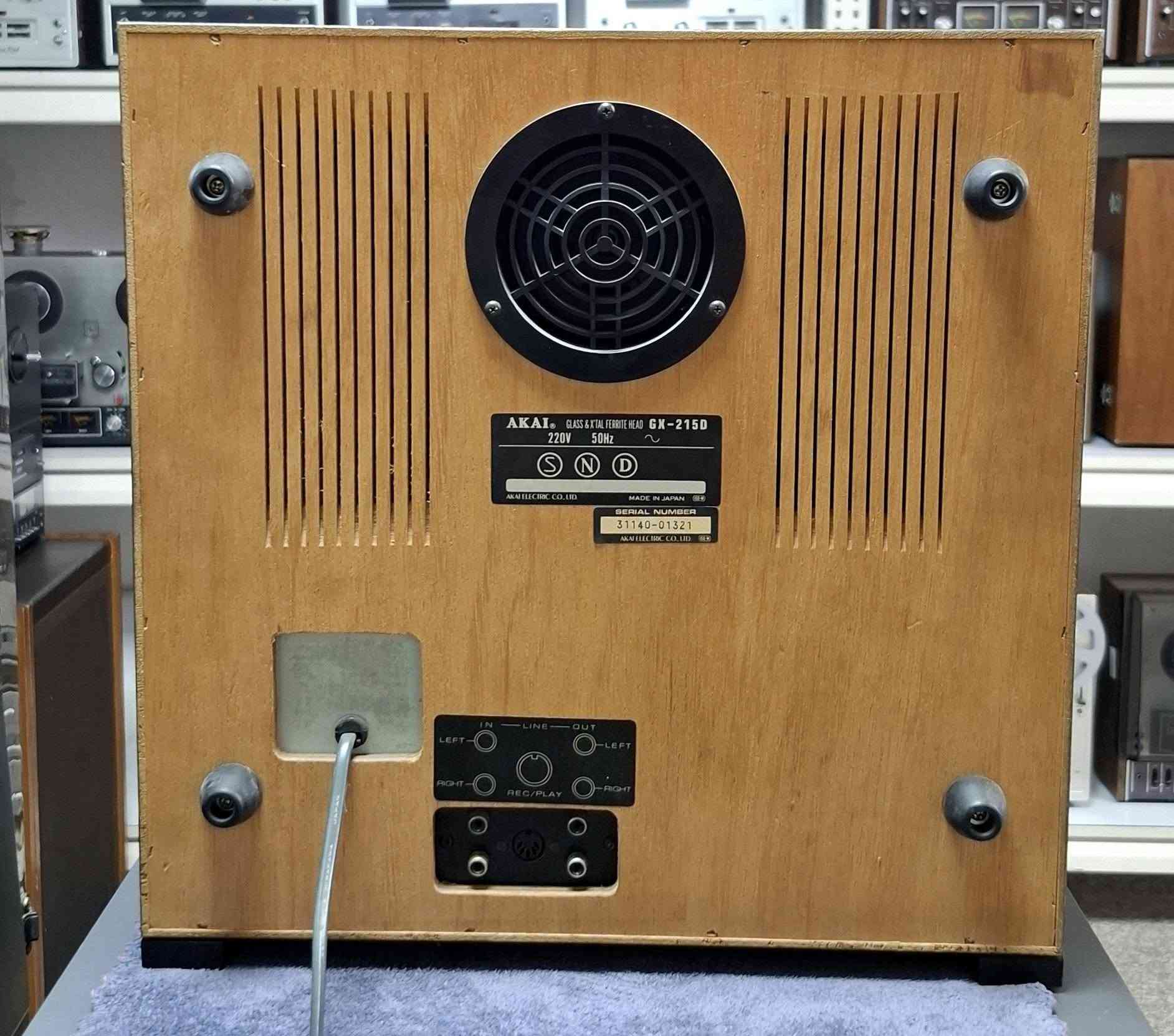 AKAI GX 215 D
تیب بكرة اكای 215 جی اکس
انج 7
سرعة 2 
تراك 4 
قلاب اوتوریفیس 
نظیف و شغال 
مركز اربیل للصوتیات  عنوان اربیل سوق منارة
واتس اب / ***********

