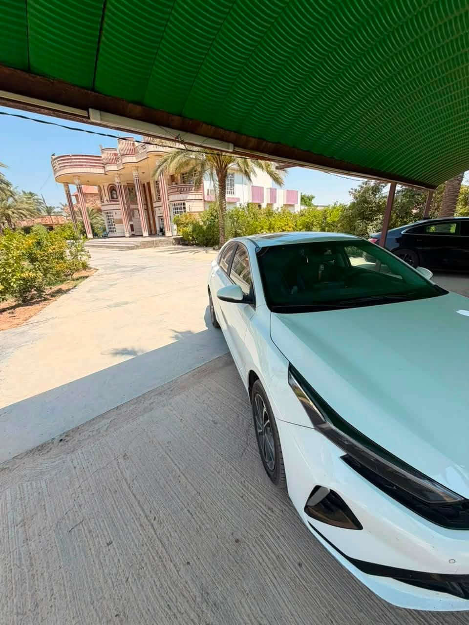 السلام عليكم حبايب🤍
K3 
الموديل2024
ماشيه 27 الف
مواصفات فول 
شاشه كبيره 
بصمه 
فتحه 
حساسات 
مكان السياره بغداد الدوره
سعرها 135
بيها مجال للشراي 
رقم ***********
