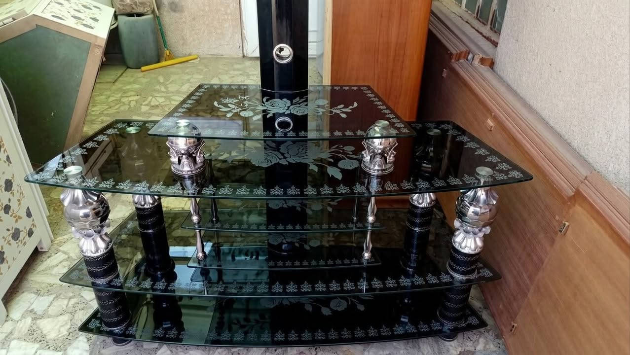ميز شاشة السعر ٣٠ الف
*********** واتساب
