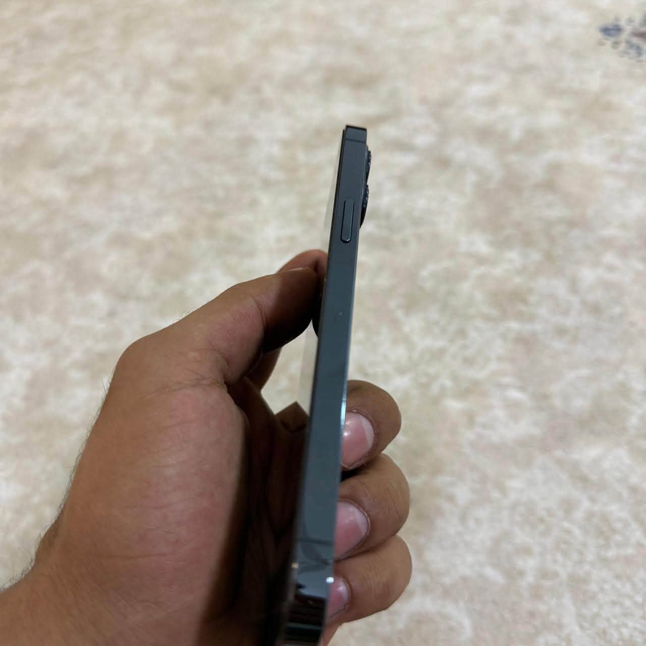 للبيع  - ايفون 12  برو ماكس
ذاكرة - 256GB
🔋 البطارية 77
⚡ الجهاز ما يصرف شحن وأداء البطارية حلو 
الجهاز نظيف ومحافظ عليه

💰 السعر: 475 الف
📍 مكاني بغداد
للتواصل خاص او - ***********
