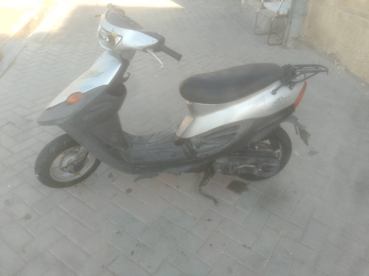 دراجه بيجي بلاديه 
مفتوحه مره وحده 
كهربائيات شغالات
دراجه حلوه ومابيه 
قطعه تجاريه 
تواير جدد 
بيه فقط 
شويه كابريتر 
لازم يتقسم الهوه مالته 
لان سلولي مو ثابت 
سعر 250 وتسوه اكثر 
شراي *********** 
عنوان سماوه حي الحكم 
تصال واتساب موجود
