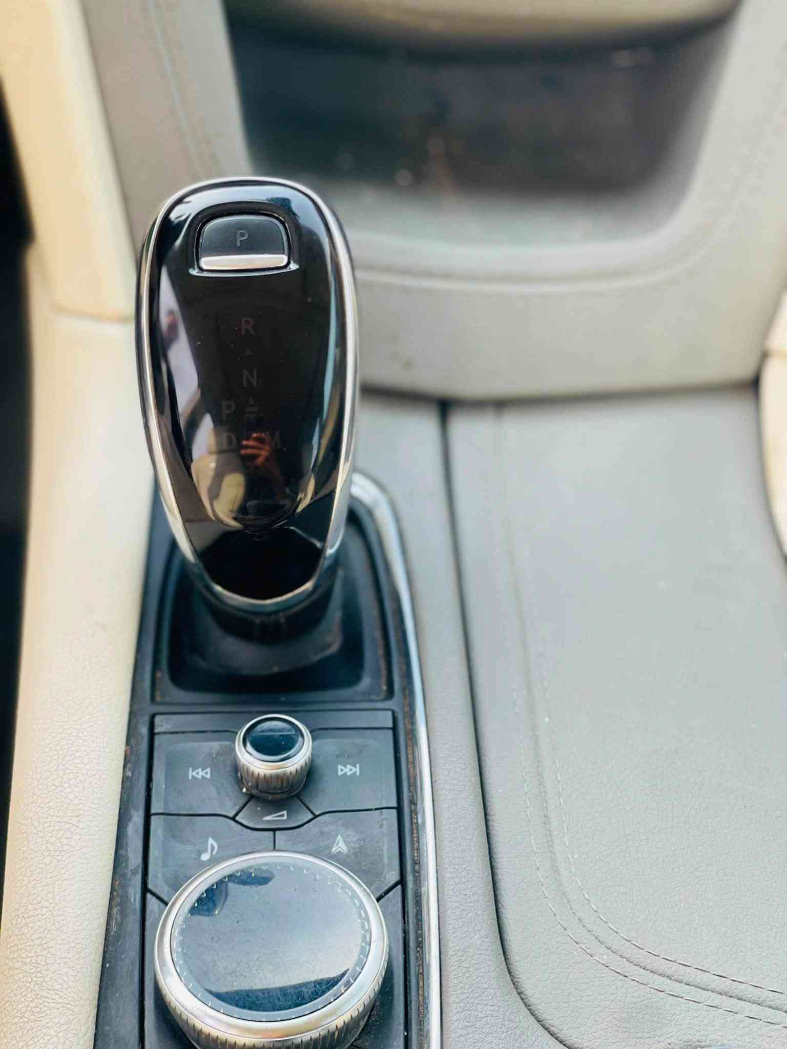 كاديلاك XT5 • ٢٠٢٣ • ٧٠٠٠٠ كم