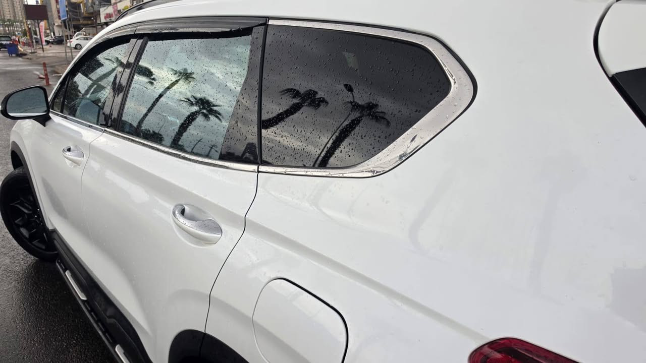 السعر 180 ورقه و بها مجال بسيط
🚘 هونداي سنتافي 2022 Black Edition
السيارة باسمنا وشرط التحويل، نظيفة ومواصفاتها حلوة
🔹 المواصفات:
✅ فور ويل 4WD
✅ فول بصمة
✅ تشغيل عن بُعد
✅ Auto Stop
✅ رادار أمامي وجانبي
✅ حساسات خلفية
✅ كشنات أمامية تدفئة
✅ كشن السائق كهربائي
✅ شاشة أعطال
✅ بردات خلفية
✅ صندوق كهربائي
✅ الكشنات الخلفية كهربائية
✅ مانع انزلاق
✅ نظام تحديد المسار
❌ ما بيها بانوراما
❌ الكشنات مو جلد 
ملاحظه السياره ايرباكات سليمه و بشرط الفحص
قطعتين صبغ و صور الحادث بالمنشور
📍 الممشى:79 ألف كم فقط  وقابل للزيادة— كم وليس ميل
📍 الموقع: بغداد
📞 للاستفسار والتواصل:
*********** بغداد, العراق
