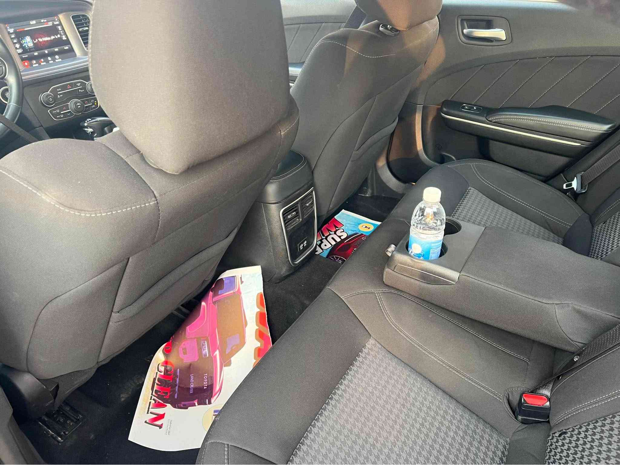 السلام عليكم 
دوج جارجر موديل 23 SXT اصدار اخير 
محرك 3600 
ماشيه 10 K بعدهي زيرو 
كشنات حضن 
ويل 17 وتايرات اصلي الامريكي مشلن 
كت اس ارتي الجديد 
السياره جاهزه ماتصرف عليها 
الحادث جاملغ وبنيد 
صور الحادث المراسله واتساب 
السعر210 ورقه 
للاتصال والاستفسار ☎️
*********** بغداد, العراق
