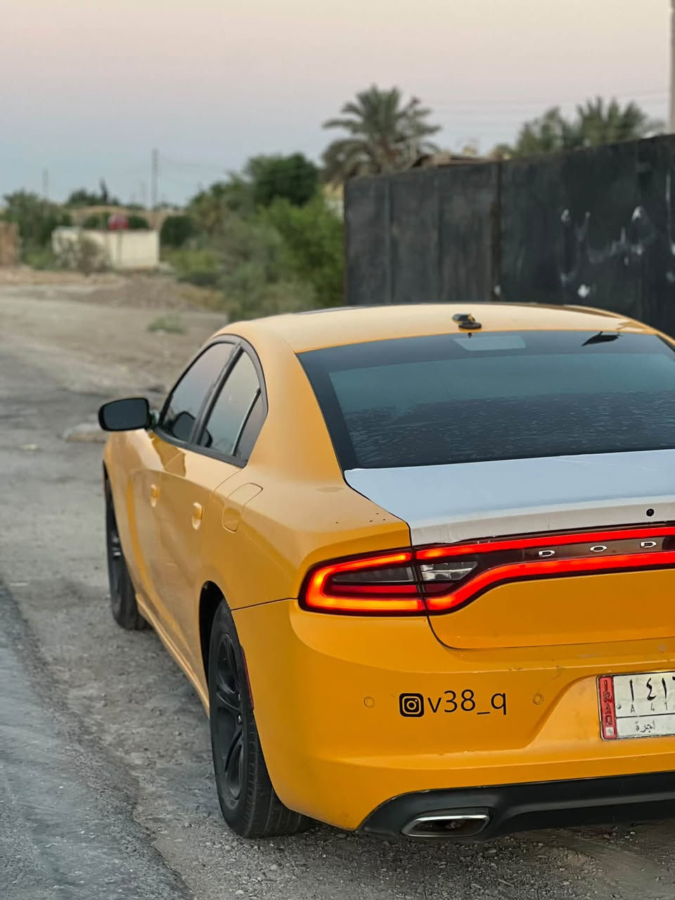 يالله سلام عليكم دوج جارجر 16 معلايه 19  سياره جهازه تخم تاير حداده تبريد كير مكينه
لسعر140 بيه مجال 
حادث بجم فقط 
مكاني بصره 
***********

نص مكتوب في الصور:
- v38_q
- @v38_q