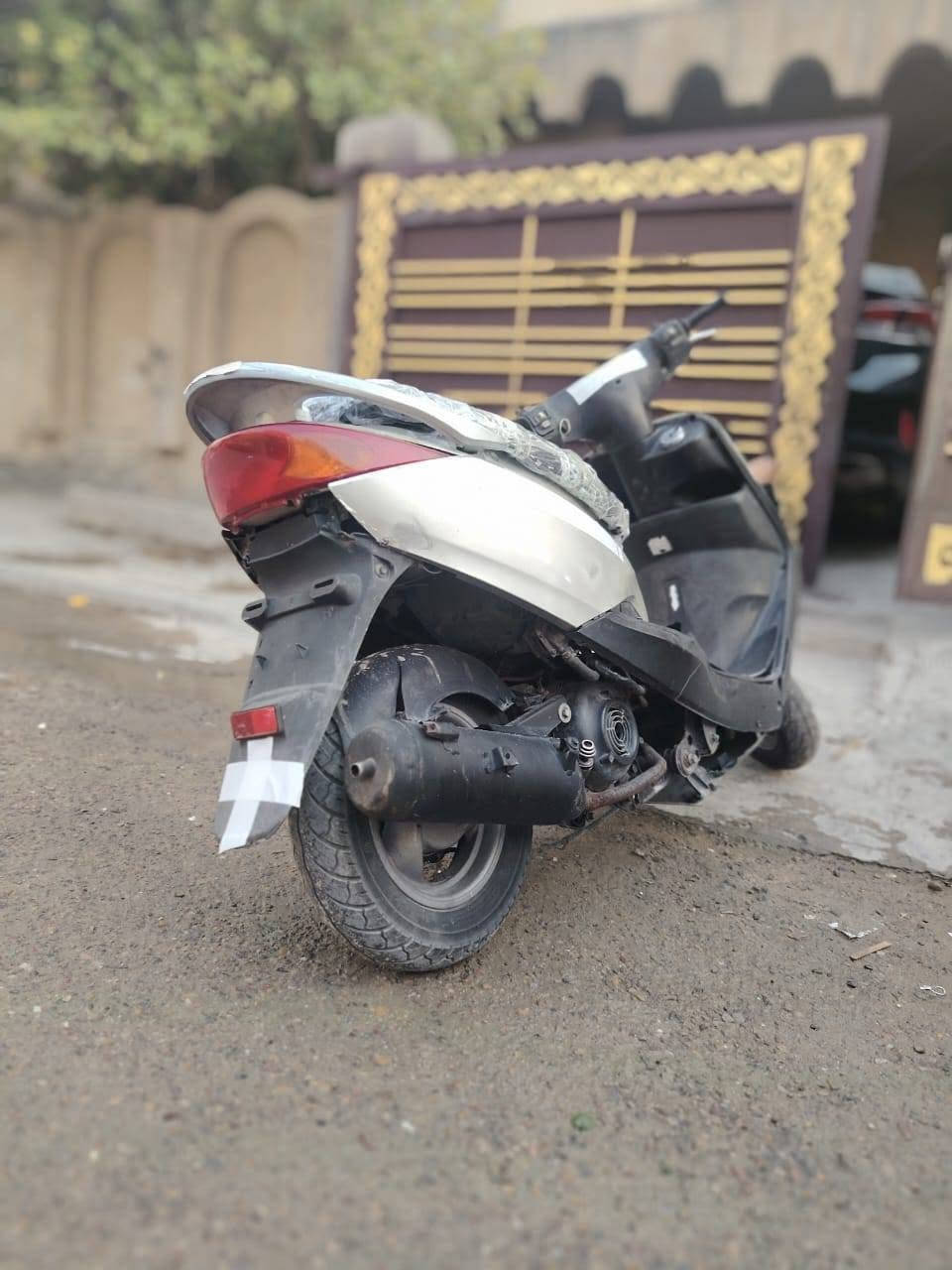 بريز بيع او مراوس بماكس عدلة صدر جديد زوج تايرات جديدة ويالة جديدة بلادية بريكات شغالة قايش جديد بيهة نقص وباتري وشاشة اذ بيه ٣٥٠ او مراوس لستفسار***********

