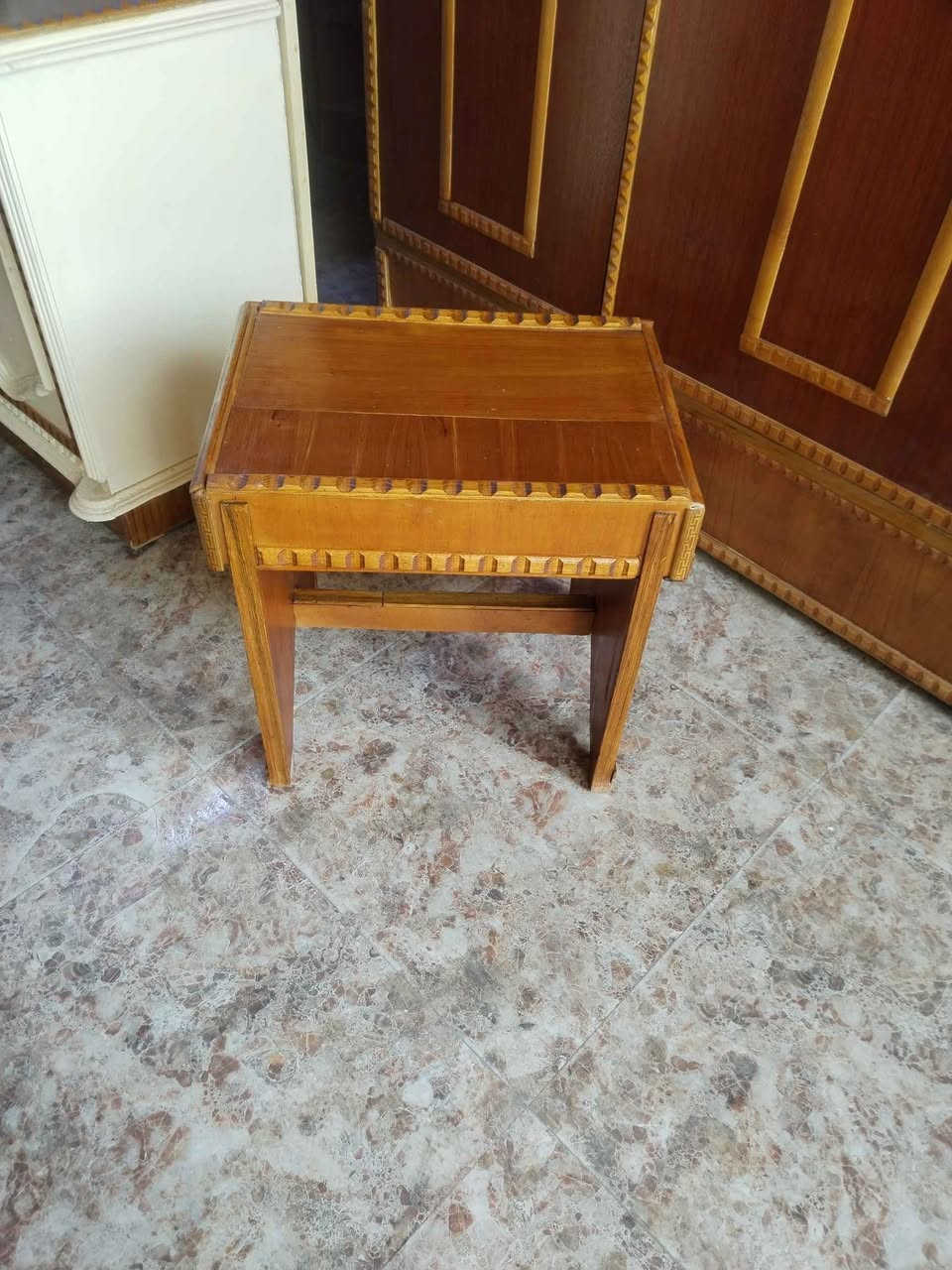 اثاث متنوع يوجد واتس رقم اسيا *********** أو مراسلة الصفحة عنوان موصل مصارف موصل, نينوى
