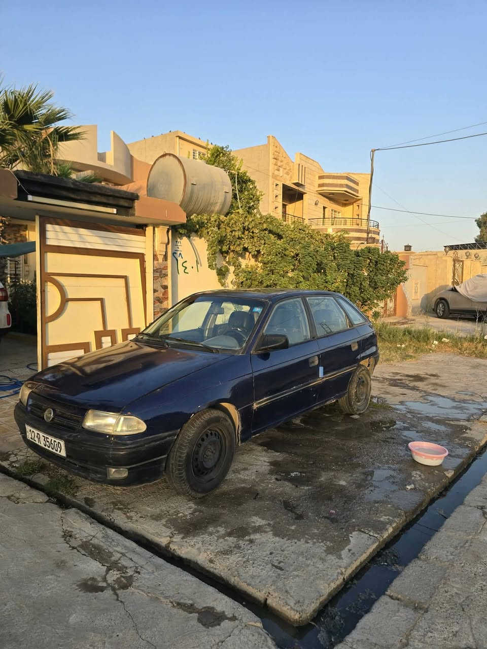السلام عليكم 
سيارة استرا موديل ٩٢ 
محرك ١٨ كير اوتوماتيك شرط
مصبوغه عام جماليه شرط لاصرف لاتنقيص وجامات كهرب الامامي 
رقم نينوى بأسمي سنويه جديده
والرقم ***********
السعر ٤٥ ورقه
