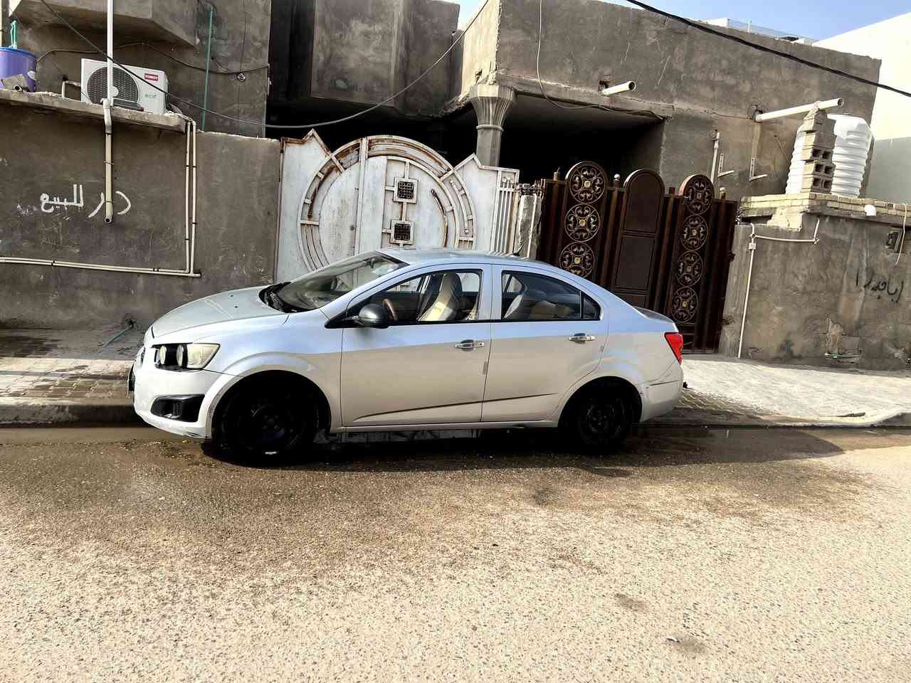 السلام عليكم
شوفر سونيك ٢٠١٢ خليجي للبيع

محرك ١٨٠٠ 

كير عادي 

مكينه وكير كفالة

السيارة مكفولة من كلشي ماعدا بارد بسيط بالبنيد 

 منظومة التبريد كاملة فقط نقص الكومبريسر عطل

كهربائيات جاهزه للاخير

تخم تاير جديد

حدادية جديدة

منظومة سنتر لوك فول

السيارة ب١٢٠ تدك جرس ماشية ١١٢ الف 

سنوية لل٢٠٢٨ بشهر ٨ تريد وكالة تريد تحويل

السعر ٥٠ وبيها مجال للشراي 

عنواني البصرة 

***********

***********

متوفر واتساب
