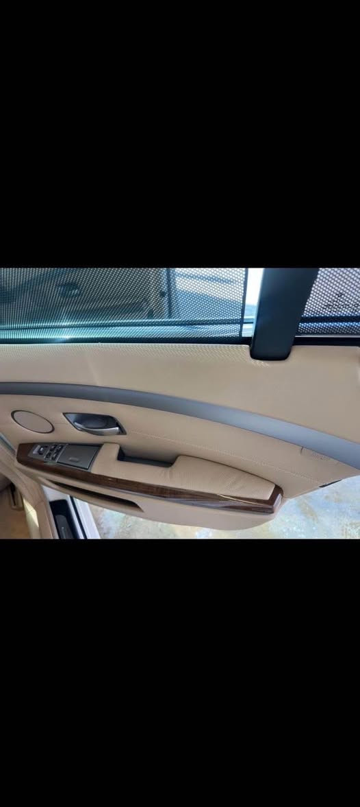 بەناوی خوای گەورەو مهیرەبان 
  BMW Wat Wat 2008 740 i V8 
مواسەفاتەکانی 
١ سلاید 
٢ کوشن جڵد 
٣ چوار دەرگە شەفت 
٤ کوشن سارد و گەرم 
٥ پێنچ پەردە 
٦ ئاوینەکانی ئەخەویت 
٧ سێ مۆدی لێخوڕیمی هەیە 
٨ چوار جام ئۆتۆ 
 فول فول مواسەفاتی تر 
کیڕو مەکینەی بەشەرت 
سەیارەکە لۆک لۆکە لەسەر دەقی شەریکە ماوەتەوە 153000 ڕۆیشتوە 
سەیارەکە دوبەیە 
بۆیاخی ئیراقی نیە  
١ پارچەی ئەورپای پیوەیە  
سەیارەکە مالی دۆستە 
گۆڕینەوەش ئەکەم 
*********** رانية, السليمانية
