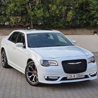 الاخوان .. كرايسلر 300s 2018 .. وارد كندي ماشية 77 مايل .. مواصفات اس ...