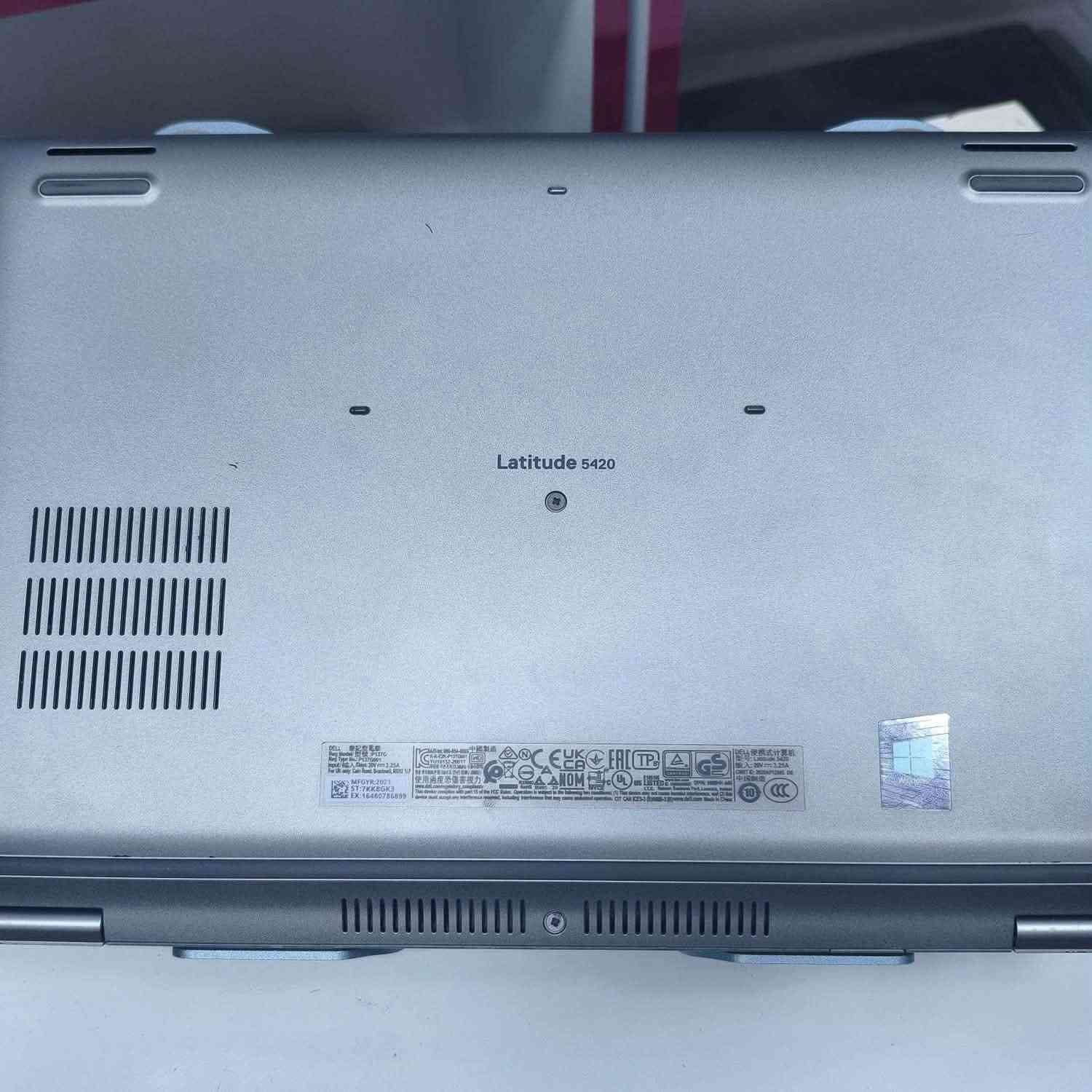 ديل Latitude 5420 • شاشة لمس ١٤ بوصة • كور i7 الجيل ١١