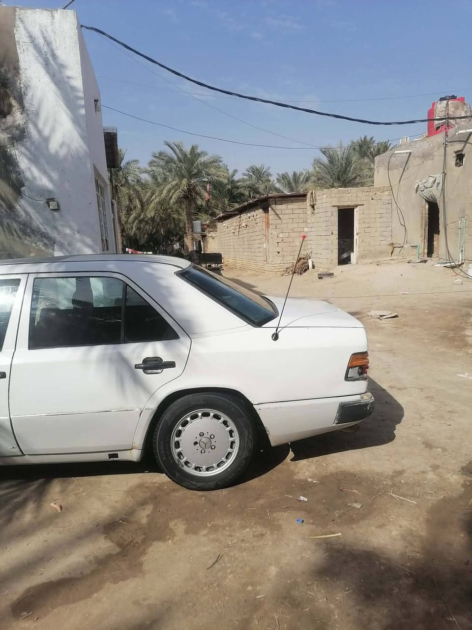 مارسدس مديل ٨٧  رقم بغداد  سنويه عظم عاج  السعر  ٣٥  رقم مبايل ***********
