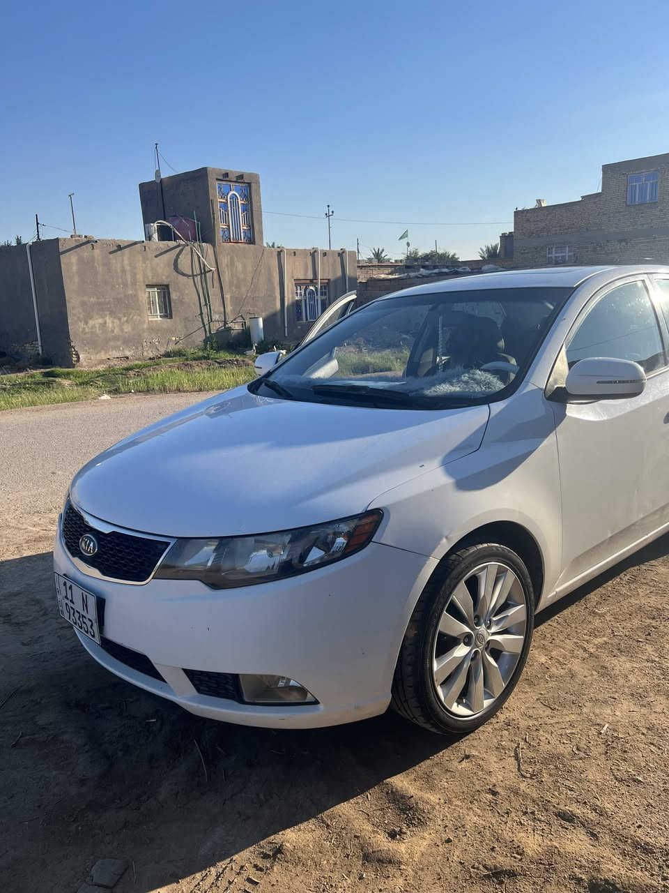 السلام عليكم للبيع فقط سعره 95وبيه مجال
سيراتو موديل 2012
 مكينه 1600ما مفتوحه 
بيه قطعتين صبغ فقط بدون ضربه رش 
رقم بغداد بسمي سياره ما عوزه شي نضيفه تخم تاير جديد 
فوال موصفات من عده البصمه بنراما تحكمات ستيران 
تبريد جديد منضومه كامله جديده 
مكان سياره كوت تقاطع الموفقيه 
الرقم *********** تصال على الرقم لان ما متواجد
