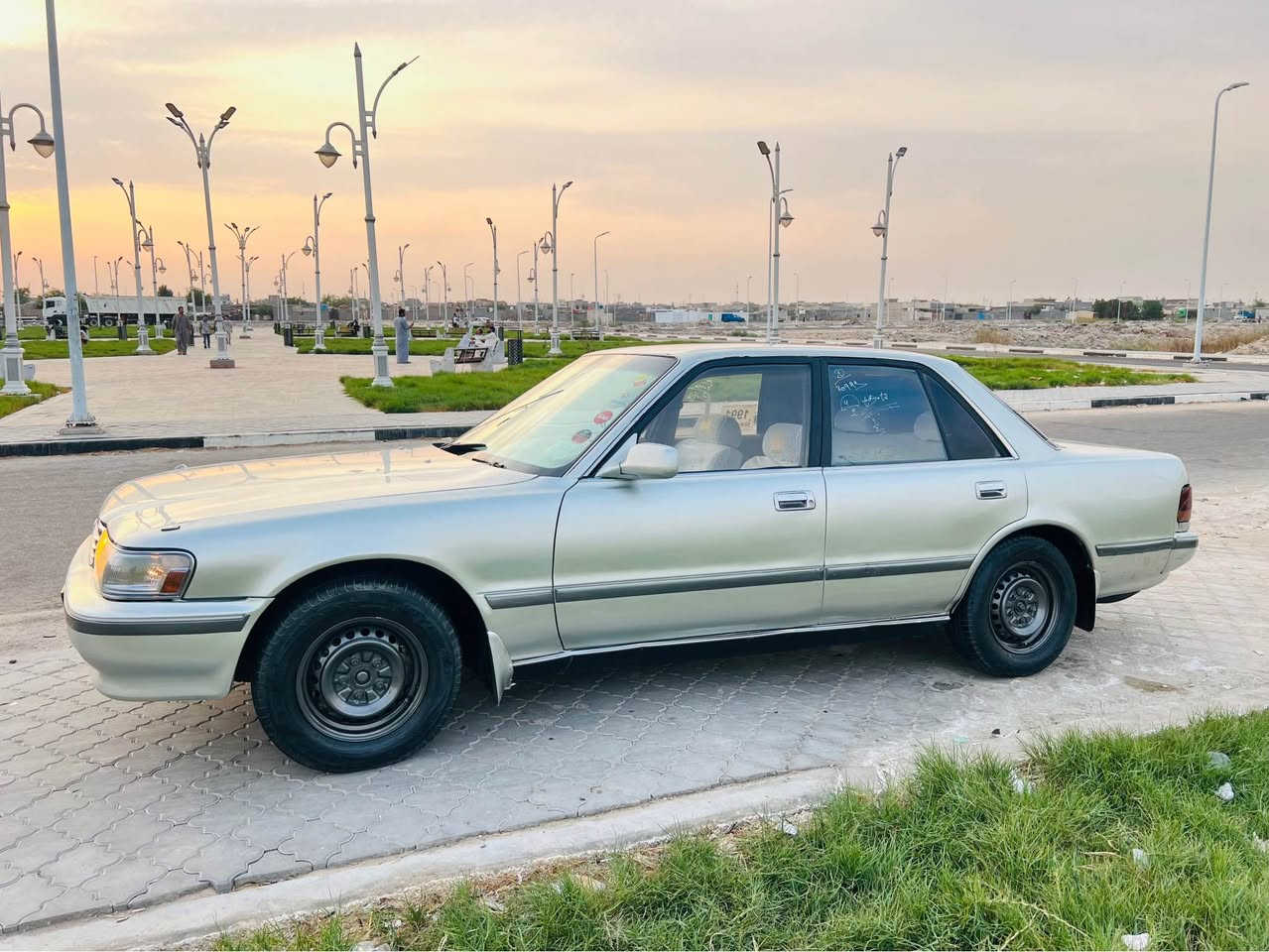 السلام عليكم للبيع سيارة مارك كربلائي مديل 1991 رقم ذي قار دولي سنوية 2031 تحويل مباشر سيارة جاهزة من كلشي كفالة من الكص والنقل والضربة مكينة وكير ونجي كفالة تبريد ثلج كهربائيات كلها شغالة حدادة جديدة تخم تاير جديد ما بيها اي نقص العنوان البصرة الزبير 
السعر 49 قفل 
*********** الزبير, البصرة
