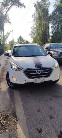 توسان 2015 وارد خليجي ابيض  ماشيه 156877 KM  قابل للزياره محرك 2000 دو...