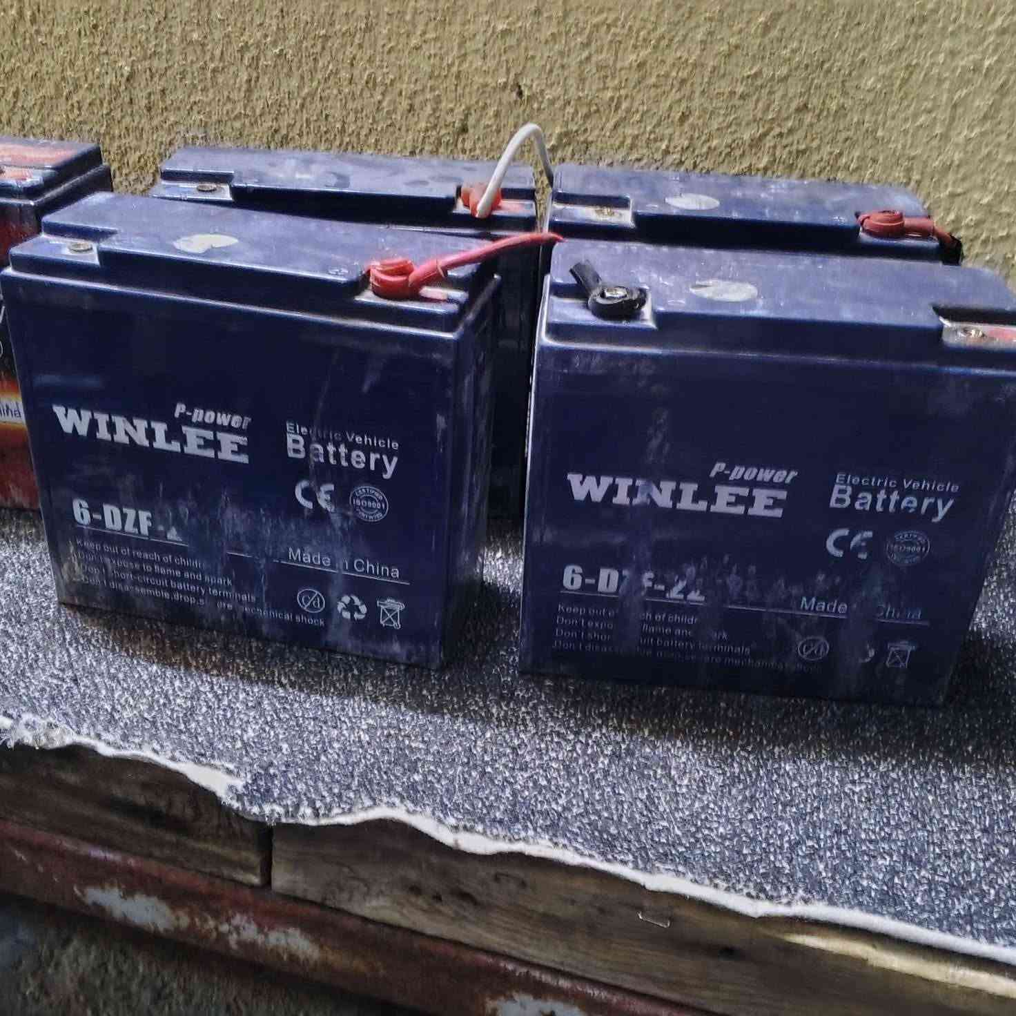 بطاريات 
عدد 5 
22 امبير 6 فولت 
استخدام نص ونص شرط الفحص 
السعر 200 الف وبيها مجال قليل 
واتساب للتواصل 
***********
