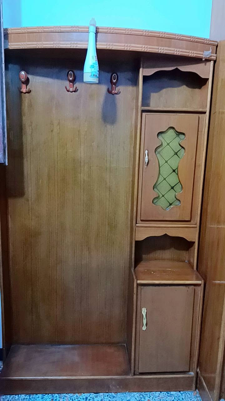 اسلام وعليكم غرفه اخشاب لبيع عراقي مستعمله وضخمه نفس ما موضحه بالصوره ما بيه ضرر غير ميز تواليت نقص  امرايه بس نفس لي بلصوره السعر 500 وبيه مجال لشراي  لستفساراكثر  عل رقم ***********
