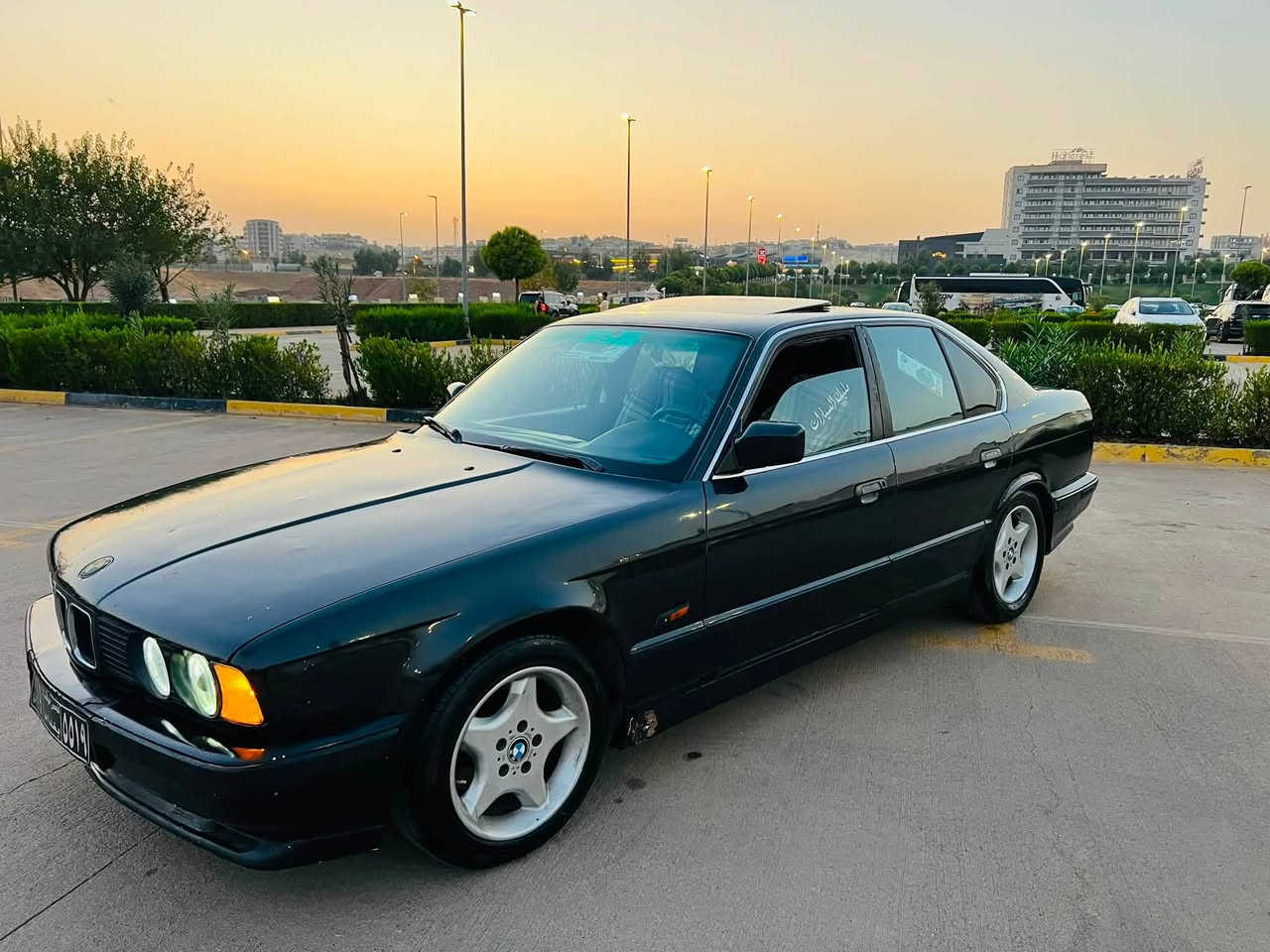 بي ام دبليو ٥٢٥ • ١٩٩٢ • اربيل