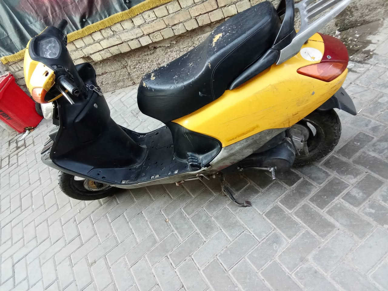 السلام عليكم دراجة سبيسي يابانية البيع شغالا سلف وهندر بس السلف عوزا باتري كهربائيات شغالا مكينا ناعما خير من الله السعر 250وبيها مجال مكاني بغداد مدينة الصدر الستفسار ***********
