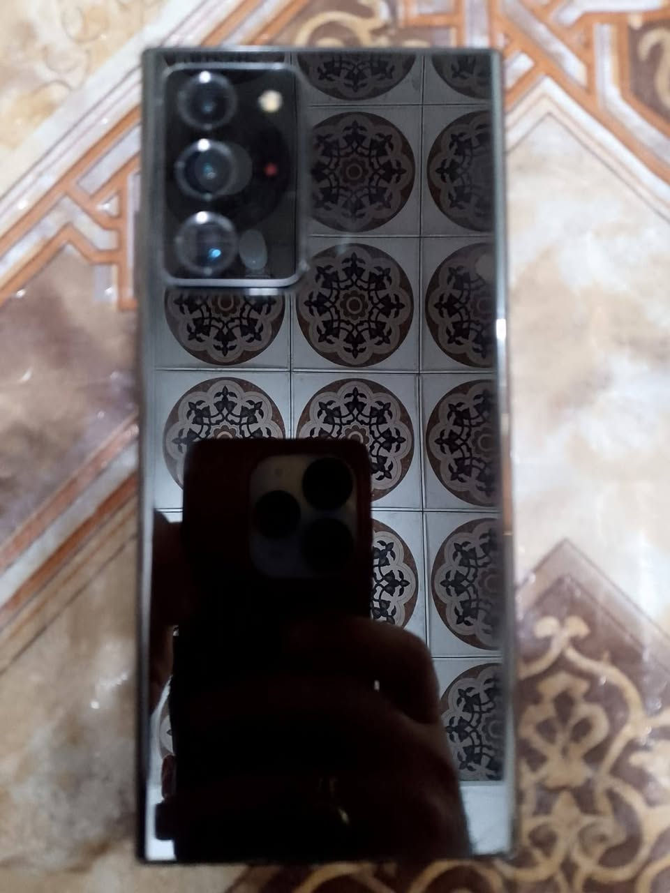 سامسونك نوت20الترا جهاز كفاله عامه فقطبيه صدعه خفيفه بضهر جوه خفيفه كلش جهاز فول نضافه ذاكره 256 شاشه منحنيه 120هرتز ملحقات فقط حافظه 
السعر النهائي ٣١٠ مكاني بصره هارثه توصيل ماعندي رقمي ***********
