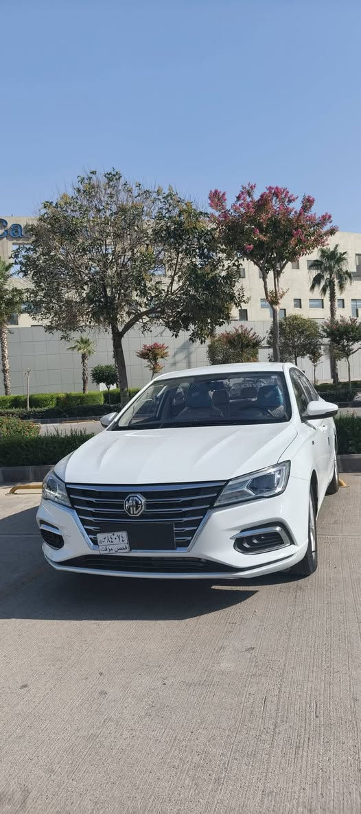 سلام عليكم
mg 5 2025 
ماشي 15الفkm وقابل للزيادة
سياره كلين بدون اي ضرر فقط شخط صغير بالداير
كير و محرك بشرط و بعدها بالضمان 
مواصفات نص فول بدون بصمه
كروز سرعة
شاشة
نظام ابل كار بلي + اندرويد اوتو
مري كهرب
كشافات ضباب
صندوك بصمه 
تبريد ثلج
ويل كب 
مكان السياره الموصل
سعر 88 ومجال
***********
***********
