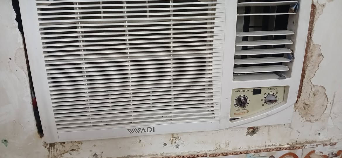 سلام عليكم ٣ مكيفات حجم طنيين للبيع جديدات سعر الواحد ٢٥٠ الف ***********

