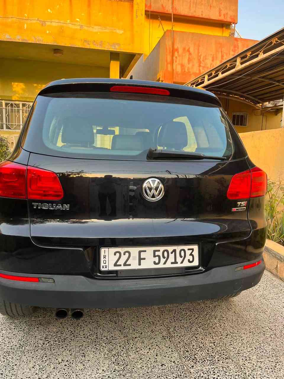Volkswagen tiguan 2017
فولكسواكن تيكوان موديل 2017
مەکینە 20 تۆربۆ
فول مواصفات بس سلايد نية
كوشن جلد - كوشن هيتر - سوكان فوليوم - تحديد سرعة - بصمة - كامرة - carplay - دبل اكسل - بريك بصمة 
گێر مەکینە بەشەرت 
واشەری قەپاغی مەچینەی گۆراوە
132 هەزار کيلومتر رۆیشتیە
یەک چاملخی پشتەوە بۆیاغە بێ ژۆرێ بێ ایرباگ
سعر 110 وەرەقە و مجال 
***********
