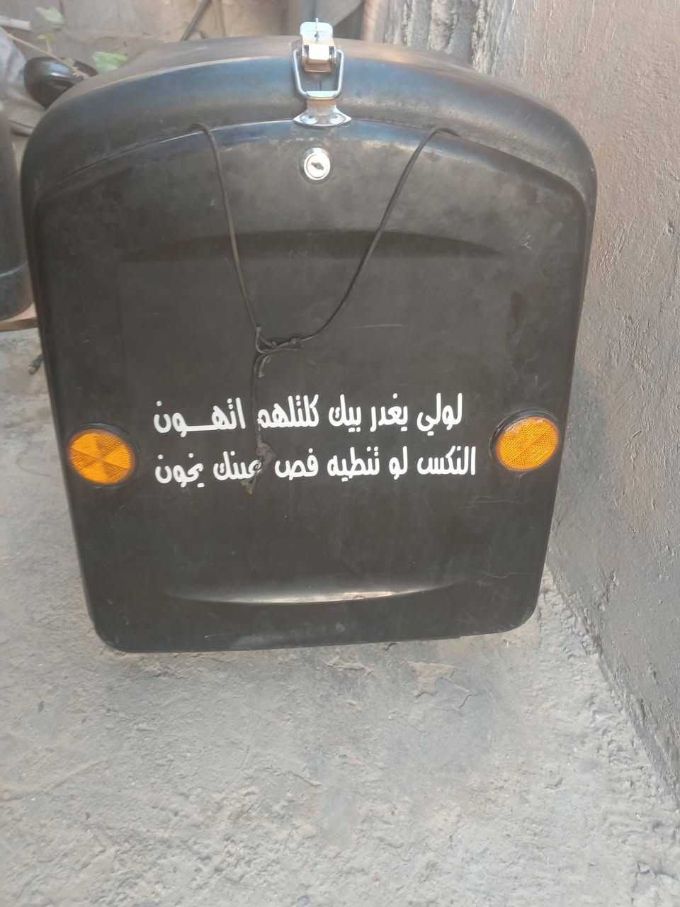 صندوك للبيع 30الف بالمعامل ***********
