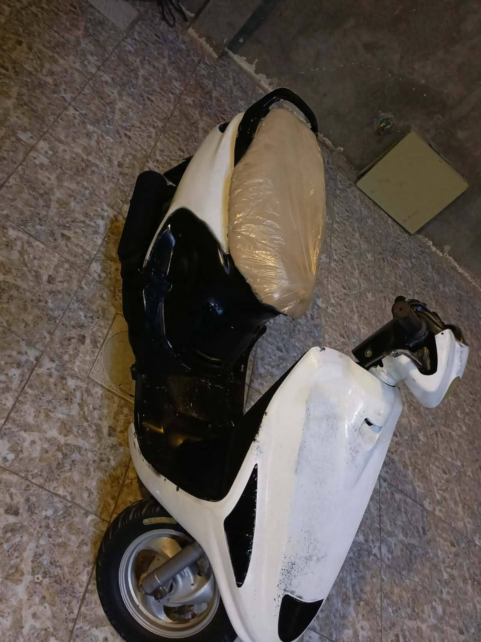 سلام عليكم دراجه فراشه للبيع سعر200وبيها مجال وهاذه رقمي***********
