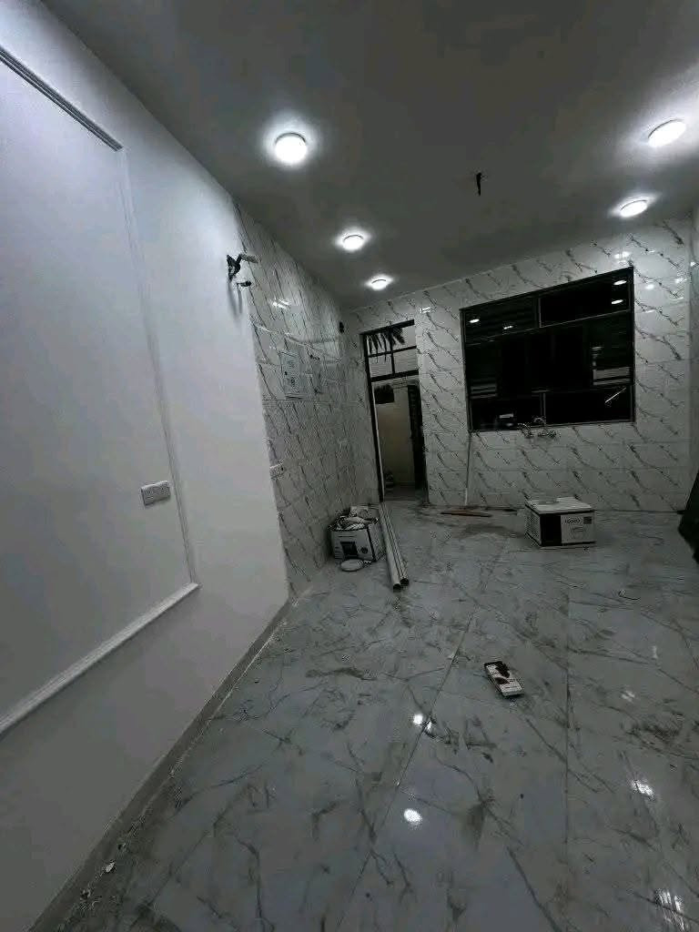 السلام عليكم على بركه الله دار للبيع باب الحاره الزراعي موقع مميز ١٠٠ متر مربع البيت ركن على شارعين تفاصيل البيت استقبال مطبخ صاله قرفه نوم صحيات داخلي ترك صحيات خارجي طرمه بيتونه سطح كبير البيت كامل من كلشي اي نقص مابي 
تفاصيل اكثر ***********
تفاصيل اكثر راسل الصفحه او استفسار واتساب
