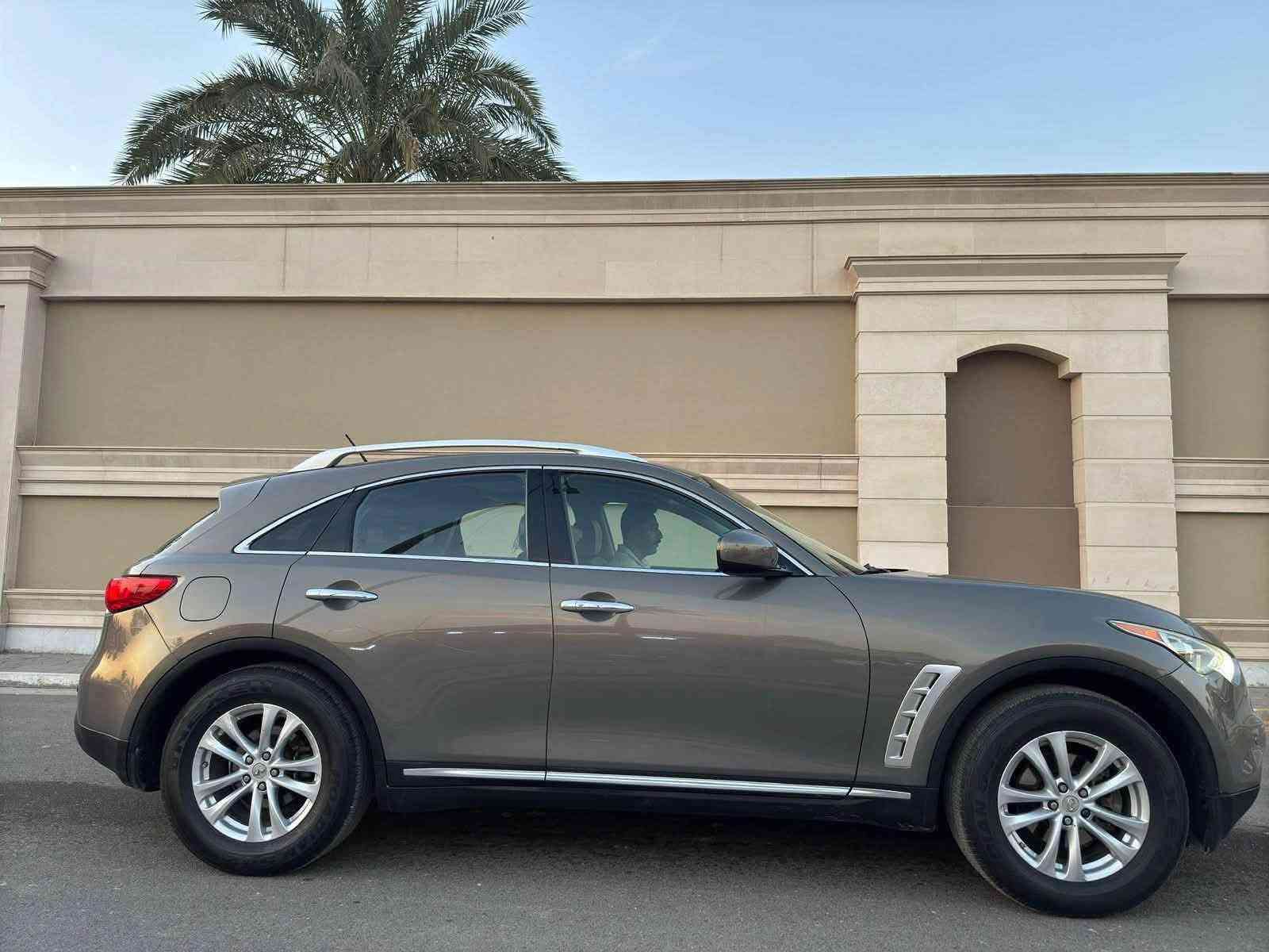 السلام عليكم
انفنتي FX موديل 2009

رقم اربيل سياره

بدون غرق ولا حادث سياره نضيفه احلى من صور

محرك جديد 

منضومه تبريد جديد
‏***********
