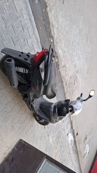 دراجه ثعلب شغاله بيهة نواقص بسيطه ٢٠٠ وبيهة مجال قليل عنواني الحريه ٠٧...
