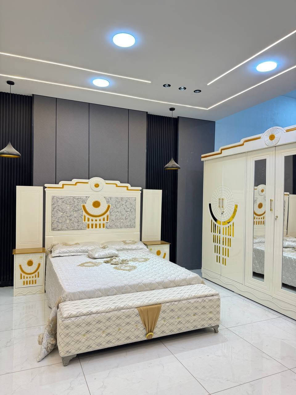 💎 شركة الوسيم 💎
♦️ 3 ♦️
✨ حصرياً الموديل الجديد والمميز ✨

🛏️ غرفة نوم نجارة عراقية اقتصادية
🔹 تتكون من 9 قطع مميزة
🔹 ارتفاع الكنتور: 240 سم
🔹 طول الكنتور: 320 سم
🔹 مع الزاوية: مجموع الطول 4 أمتار
🔹 السمك الخارجي: 5 ملم إنديف
🔹 السمك الداخلي: 3 ملم معاكس أبيض

💰 السعر: مليون و100 ألف  فقط

📲 للحجز والاستفسار واتساب:
***********
