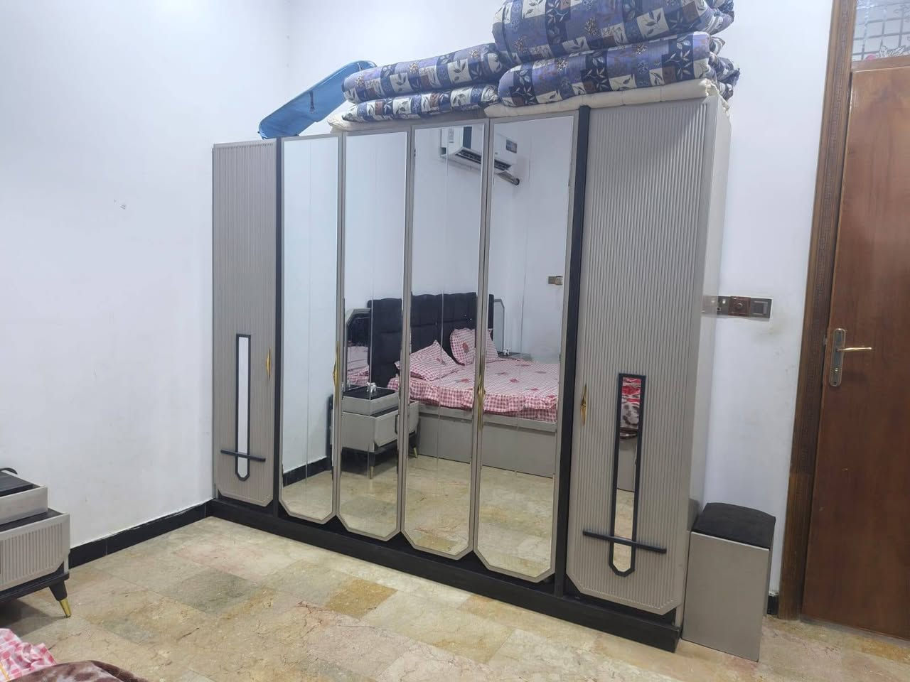 غرفه تركيه للبيع 9 قطع نضيفه كلش مكانهه طويريج الحولي سعرها 600 وبيها مجاال بسيط  اي استفسار خاص لو اتصل ع رقم ***********
