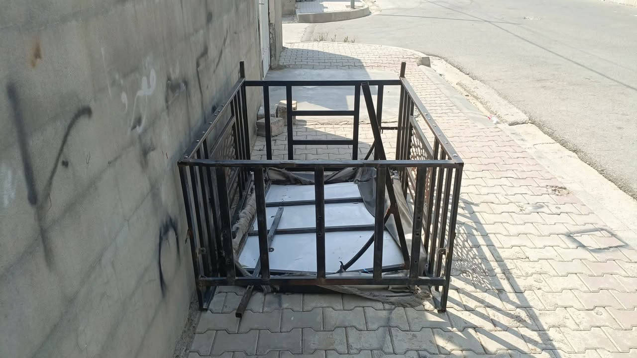 سلام عليكم جنج ستوته للبيع جنج نضيف ومرتب يرهم ل كلشي سعر 90بيه مجال قليل شري يخابر
***********
