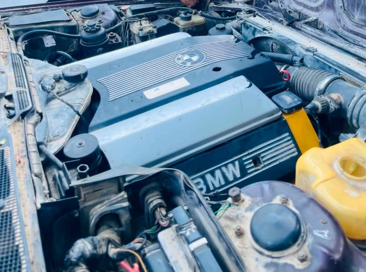 Bmw740
رقم الماني باسمي تخم تاير جديد باتري جديد مصبوغة عام بدون ضربة 
حدادية نقص امامي وخلفي 
سنوية ساقطة 
*********** مكاني بغداد
