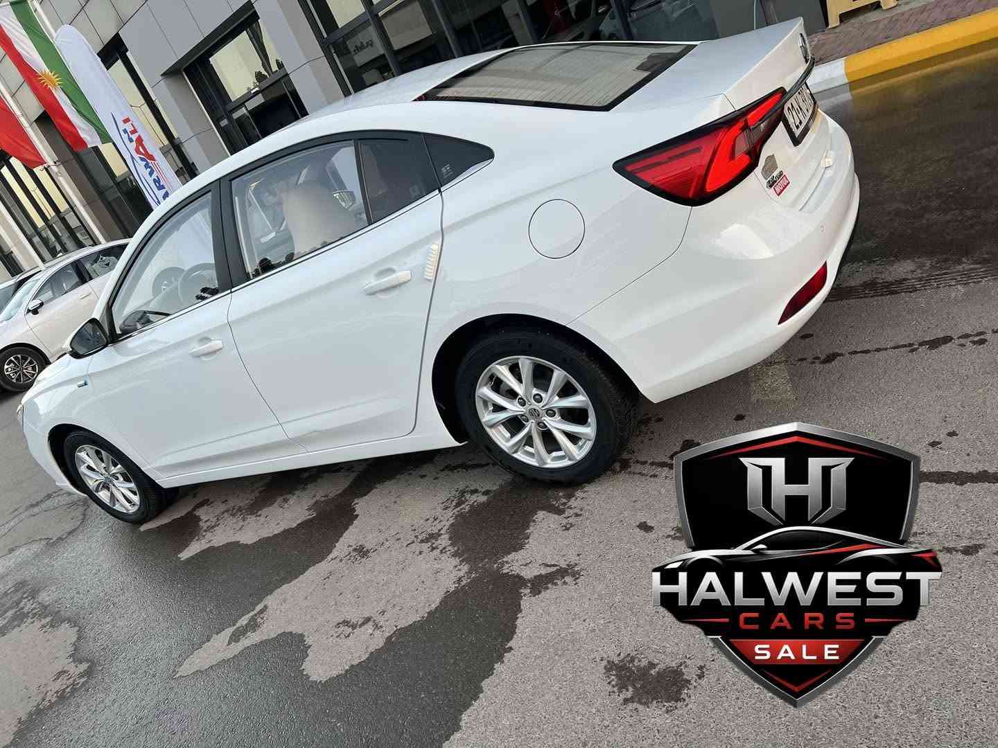 MG 5 2023
 Comfort
30.000 
رۆشتووە 
سیرڤسی  لە مۆتۆل کراوە 

***********✅

نص مكتوب في الصور:
- HALWEST CARS SALE
- TH HALWEST CARS SALE
- H HALWEST CARS SALE