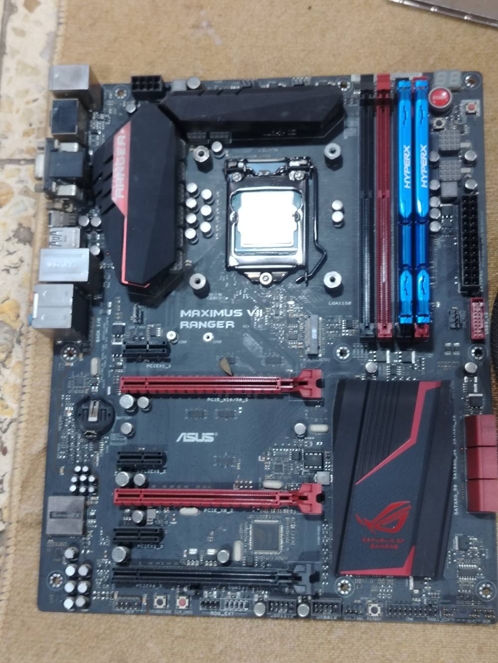 انتل i5 4690k • رام16 • مبرد مائي