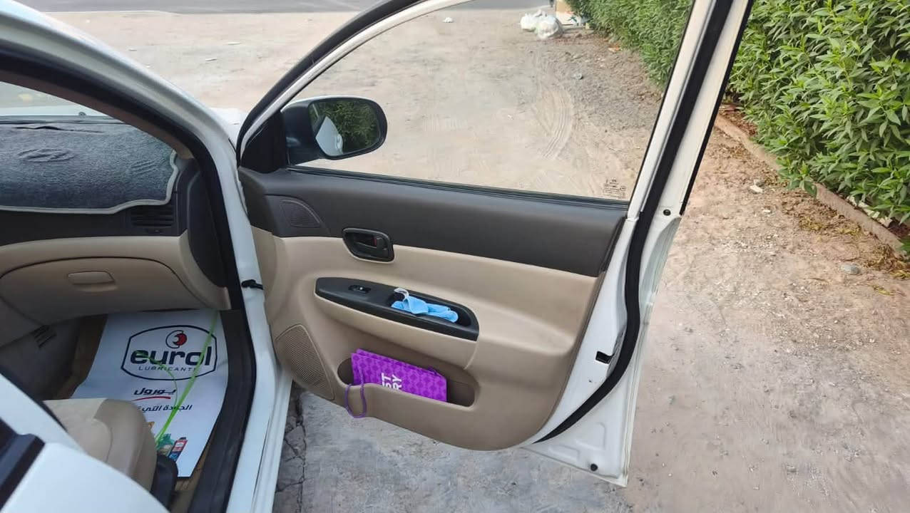 السلام عليكم 
اكسنت ٢٠١١ خليجي مكينة ١٦٠٠ 
مكينة جديدة شديتها 
السيارة استعمال بيت ونظيفة 
ماشية ١٨٠ الف 
غير متواجد ع الفيس 
***********

