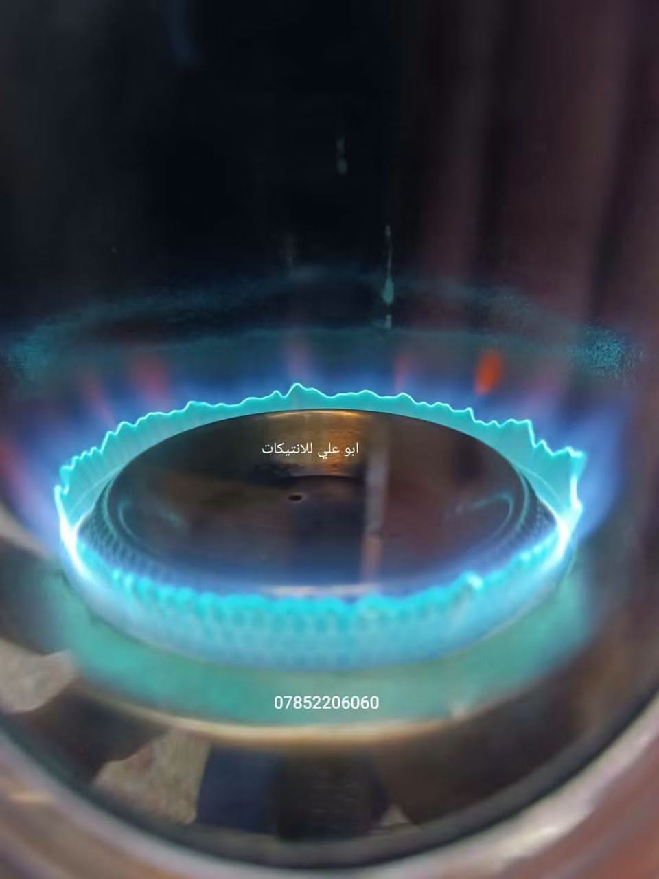 صوبة علاء الدين أنكليزية نظافة عالية جدآ حوض النفط نحاس  تصعيد وتنزيل الفتيلة شغال مع مقص للفتيلة وكتلوك صناعتها سنة1968(بدون صبغ أو تكحيل) للتواصل ع الخاص أو على الرقم ***********

نص مكتوب في الصور:
- ابو علي للانتيكات
- ***********7852206060