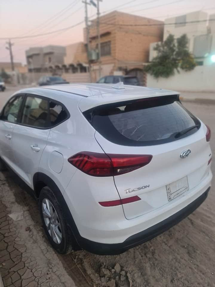 توسان ٢٠ وارد امريكي للبيع او المراوس مع ٧راكب المكان بابل ٣قطع تبديل *********** رقم دولي سنويه نافذه لغايه ٢٠٣٠ماشه ٨٠ ميل
