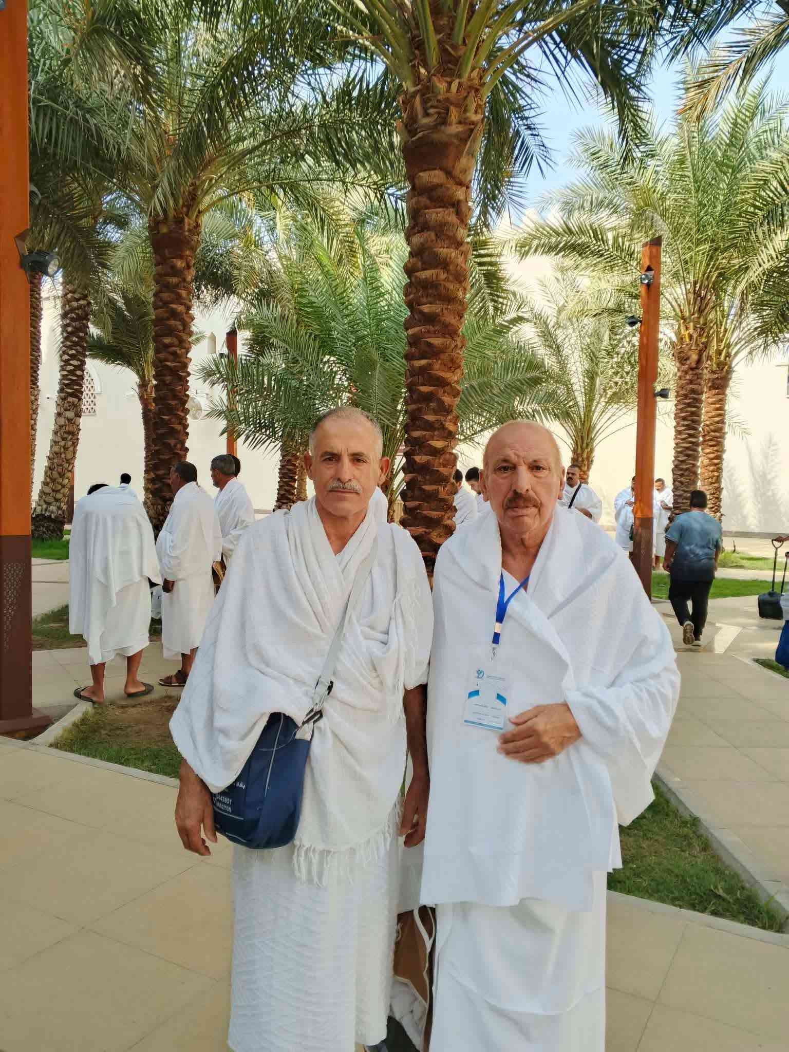 الحمد لله رب العالمين...... 
احرام معتمرينا الأعزاء من 
ميقات أبيار علي . مسجد الشجرة
لأداء مناسك العمره المفردة أشهر ربيع الآخر
نسأل الله أن يتقبل طاعاتهم وصالح أعمالهم
. _________________________
 خادم ضيوف الرحمن
سليم الشجيري
, ***********
***********
