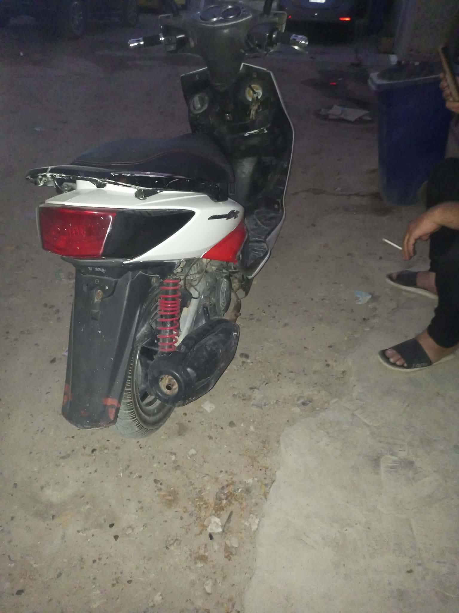 سلام عليكم سكنس فحل نوزل خطين للبيع  او مراوس الدراجه كامله مكمله كهربائياتهة شغاله شلعه ومعدل الدراجه اتخبل اكلوبات شغاله اشاير شغاله كفرات مصبوغه لجماليه حلوه الدراجه كامله مكان الزعفرانيه السعر 700 وبيها مجال الرقم *********** إني مكلف بل نشر
