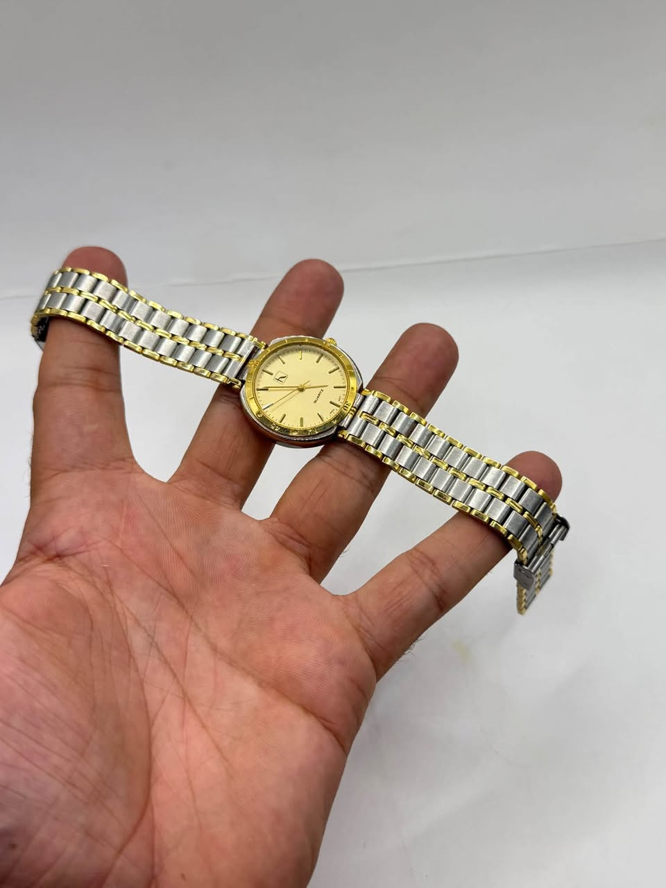 قطعه يابانيه
كوارتز 
قطر 35 
السعر 35 الف
