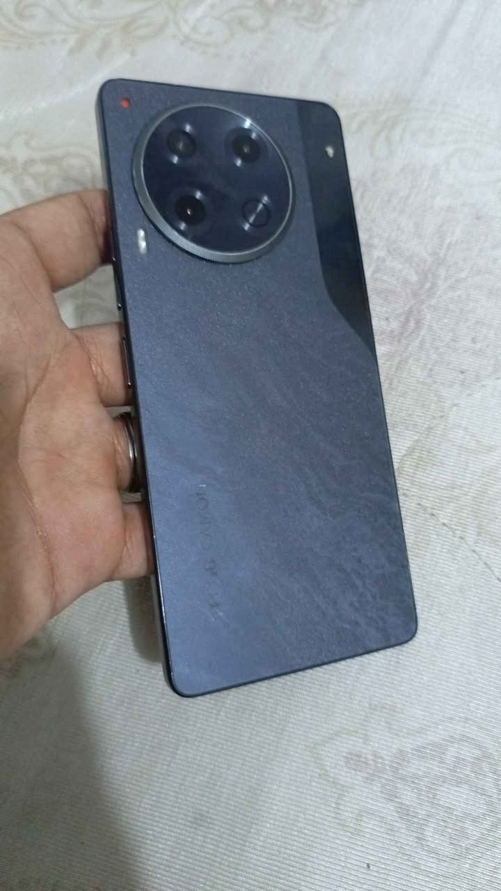 السلام عليكم عندي جهاز للبيع
اسمه  TECNO CAMON 30
ذاكره256
عشوائيه 8+8 يعني 16
جهاز مكفول مداخل تصليح ونضيف كلش
سعر 160 نهايته غير قابل لتفاوض
مكاني كربلاء قرب ملعب كربلاء دولي
رقمي ***********
بي وتساب هم كربلاء, العراق
