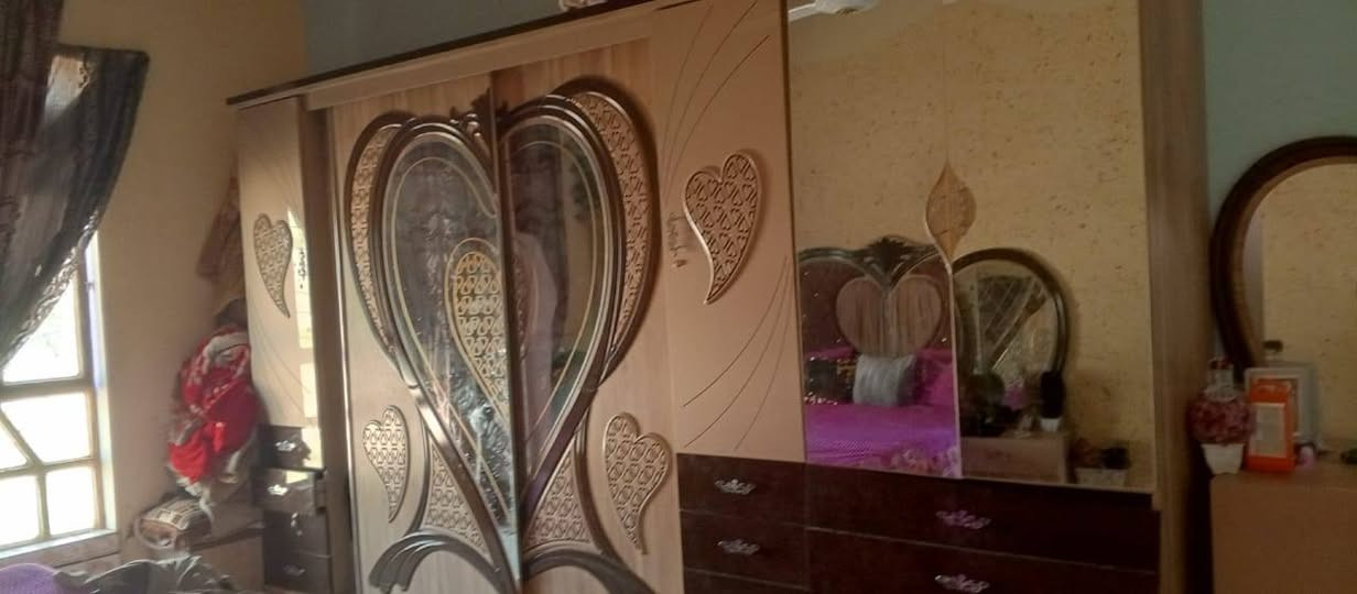 سلام عليكم اخوان غرفه ايطاليه للبيع سعر 900 وبيه مجال عنوان الفلوجه الاتصال والاستفسار علا الرقم *********** سكن فلوجه اتصل عل رقم وبيه وتساب
