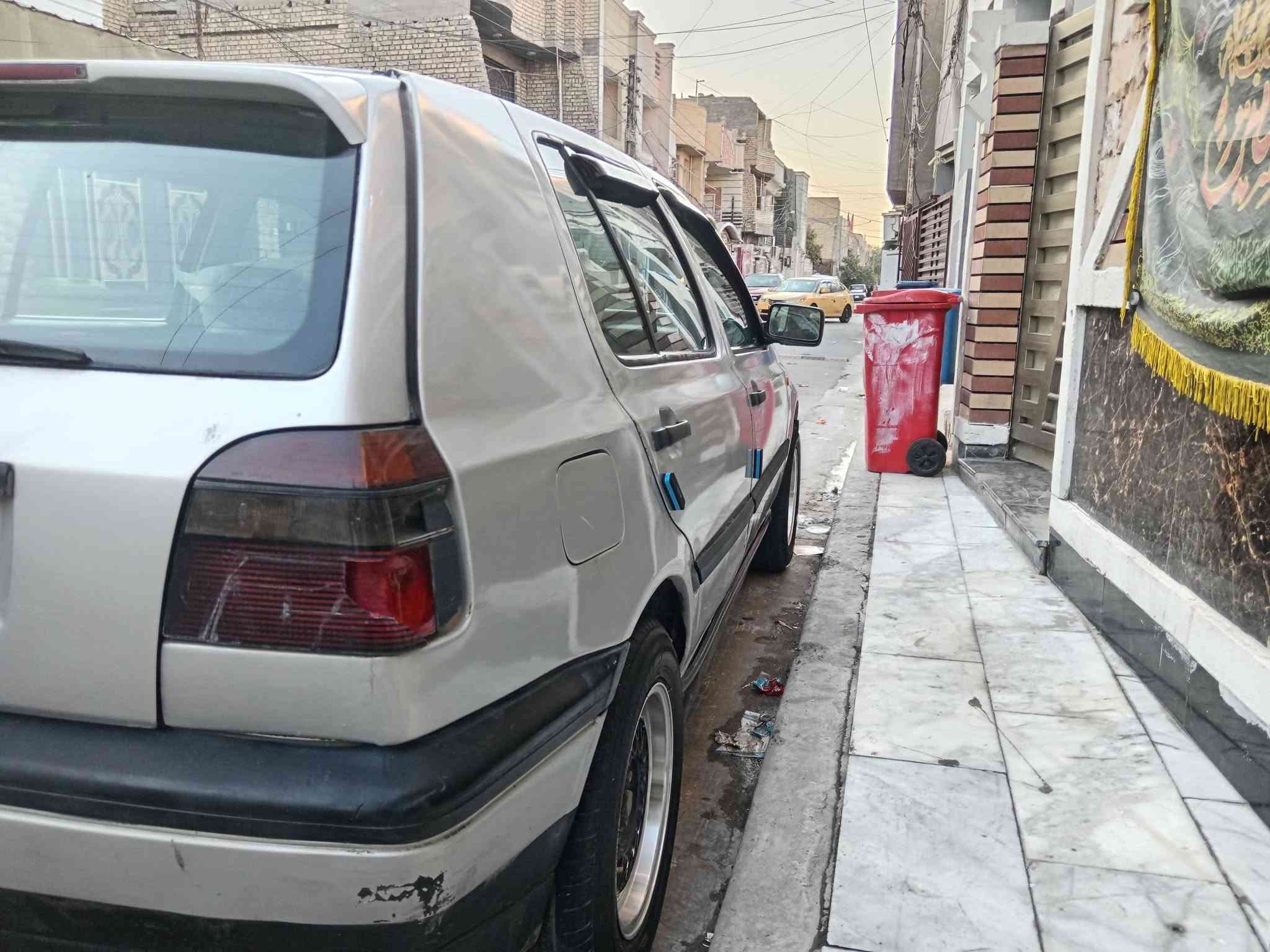 السلام عليكم كولف فولكس واكن موديل ١٩٩٤ جاهزه مكينه وكير خير من الله كهربئيات شغاله تخم تاير صدر جديد غرفه حلوه مشروع وطني سياره حلوه بدون خياس شواصي جدد كير اوتو ميكانيك بيع امراوس ونطي فرفق السعر ٢٨مكانهه بغداد الحريه الاتصال ***********
