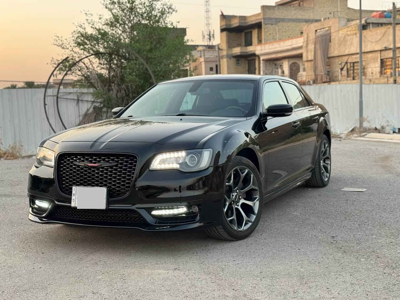 السلام عليكم
كلايسلر اوباما 2021  
دخول جديد كتاب ضباط 
تحويل ثاني يوم
وارد امريكي حادثها بس فقط جاملغ مبدل نفس اللون بدون دواخل   

دواخل
ماشيه 88 الف ميل
فئة الـ S فول عدا الفتحه :
بصمه

شاشة چبيرة 
دواخل جلد كهرباء
تدفئة مقاعد امامية  
نقط عمياء 
تشغيل عن بعد . 
رقم بغداد تحويل ثاني يوم
السعر 255 
عنوان الكراده 
رقم :***********

