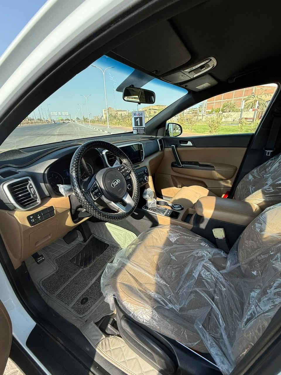 السلام عليكم  كيا سبورتج 2020 كفاله عامه  سياره جديده استخدام شخصي فول عده البنراما تخم تاير حداديه جديده قطعتين تبريد ماشيه 90 الف حقيقي وقابل للزياده شرط الفحص  وباقي  المواصفات معروفه السعر 193وبيها مجال حك الجيه للإستفسار  ***********
